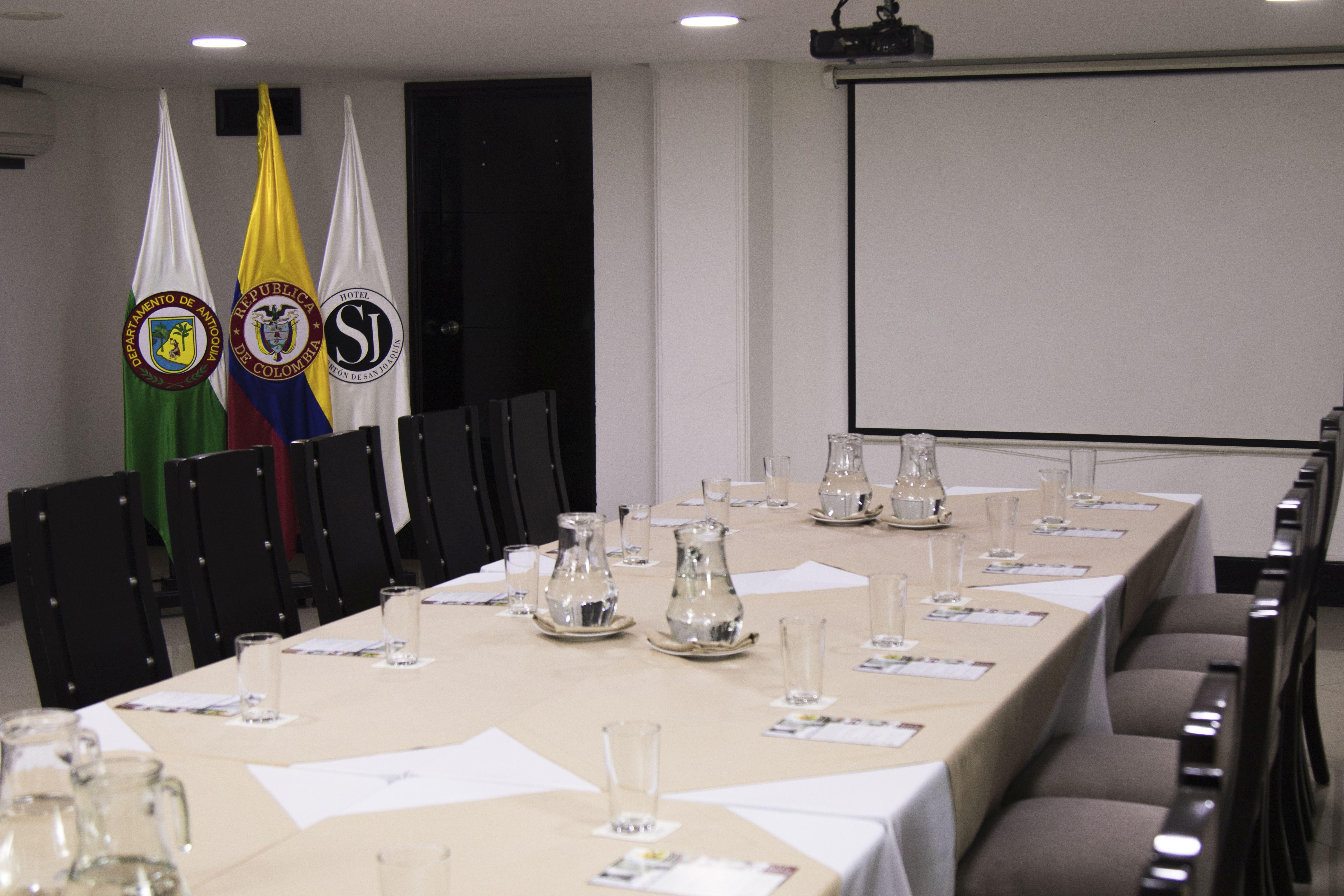 El Porton De San Joaquin Otel Medellín Dış mekan fotoğraf