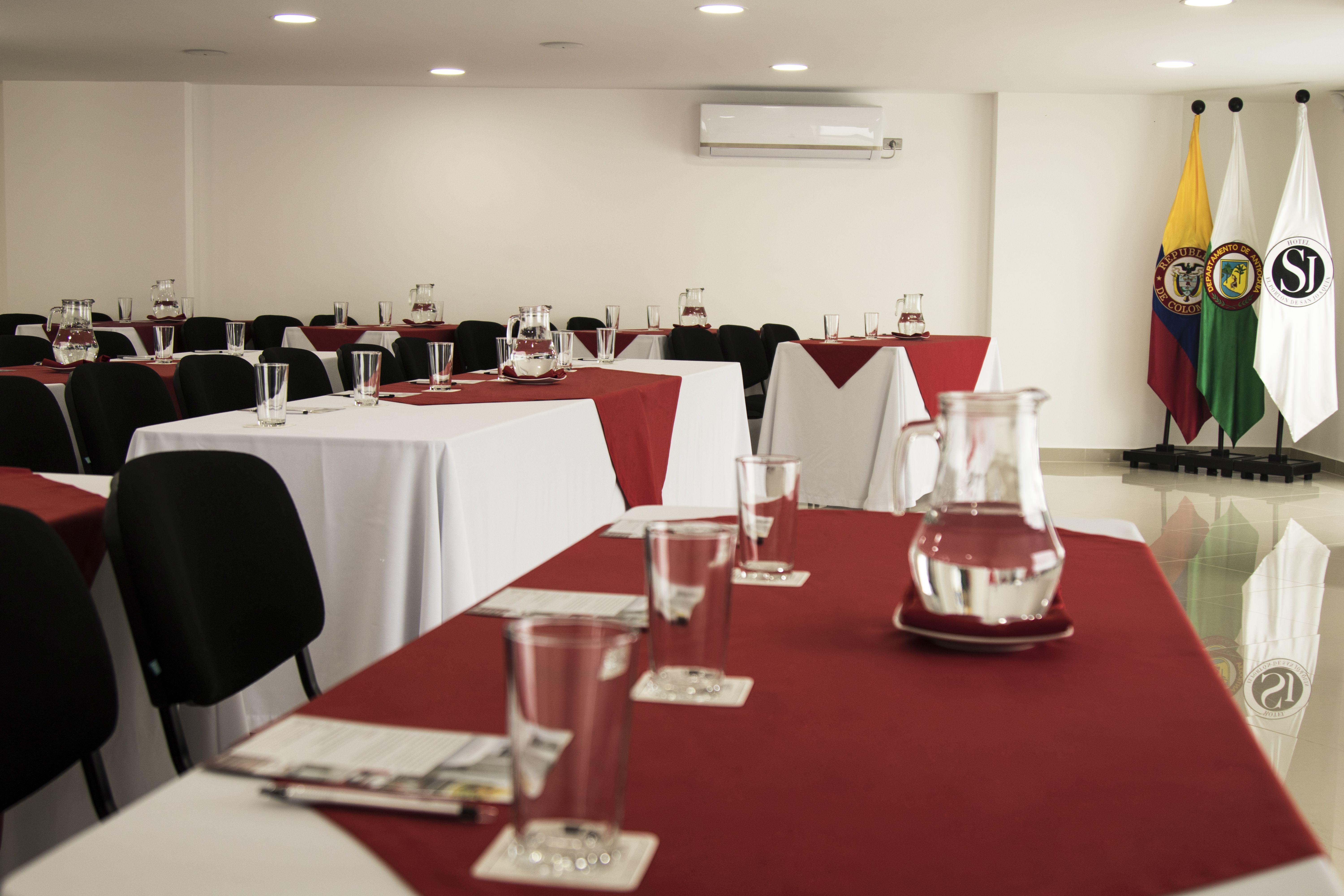 El Porton De San Joaquin Otel Medellín Dış mekan fotoğraf